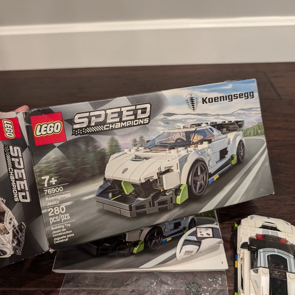 LEGO Speed Champions Keonigsegg Jesko (76900) White and Black Race Car Lego Set - Picture 4 of 10
